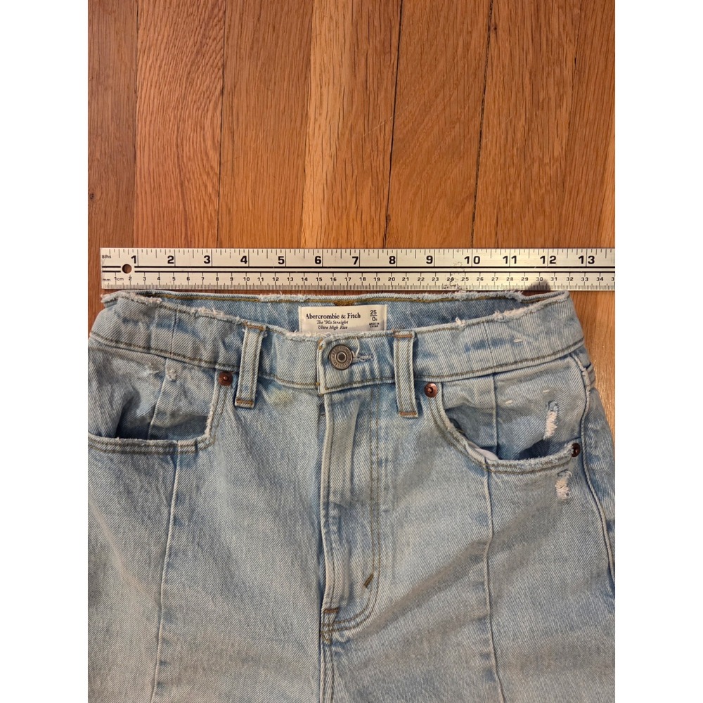 Abercrombie & Fitch 90s Straight Ultra High Rise Jeans Light Wash Split Hem 25/0 - Picture 6 of 10